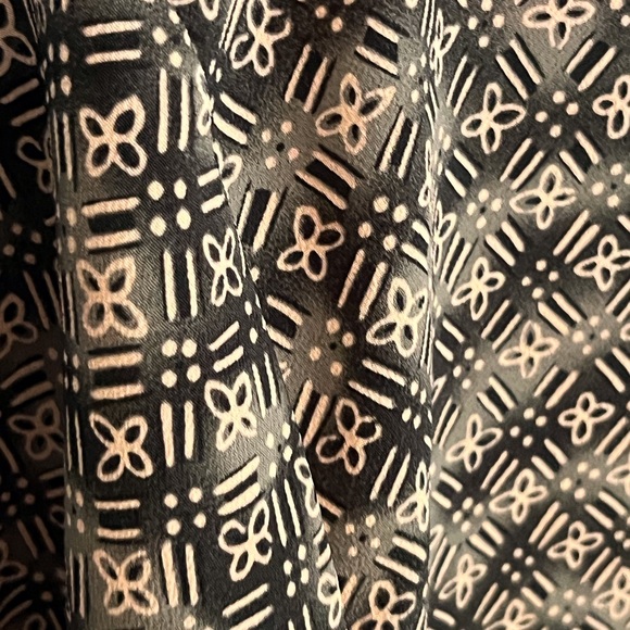 VINTAGE LE SUIT WOMEN BLOUSE  SIZE MEDIUM COLOR TAN/ DARK GREEN SHORT SLEEVE… - Picture 11 of 11